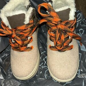 Cat & Jack Toddler boots size 10 Sherpa lined zip up